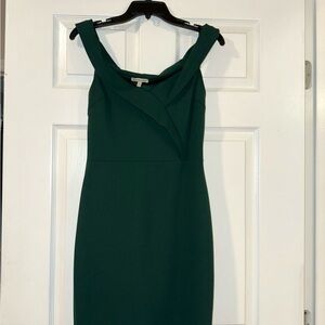 Charlotte Russe Elegant Green Off-Shoulder Mini Dress - Size Medium 💚